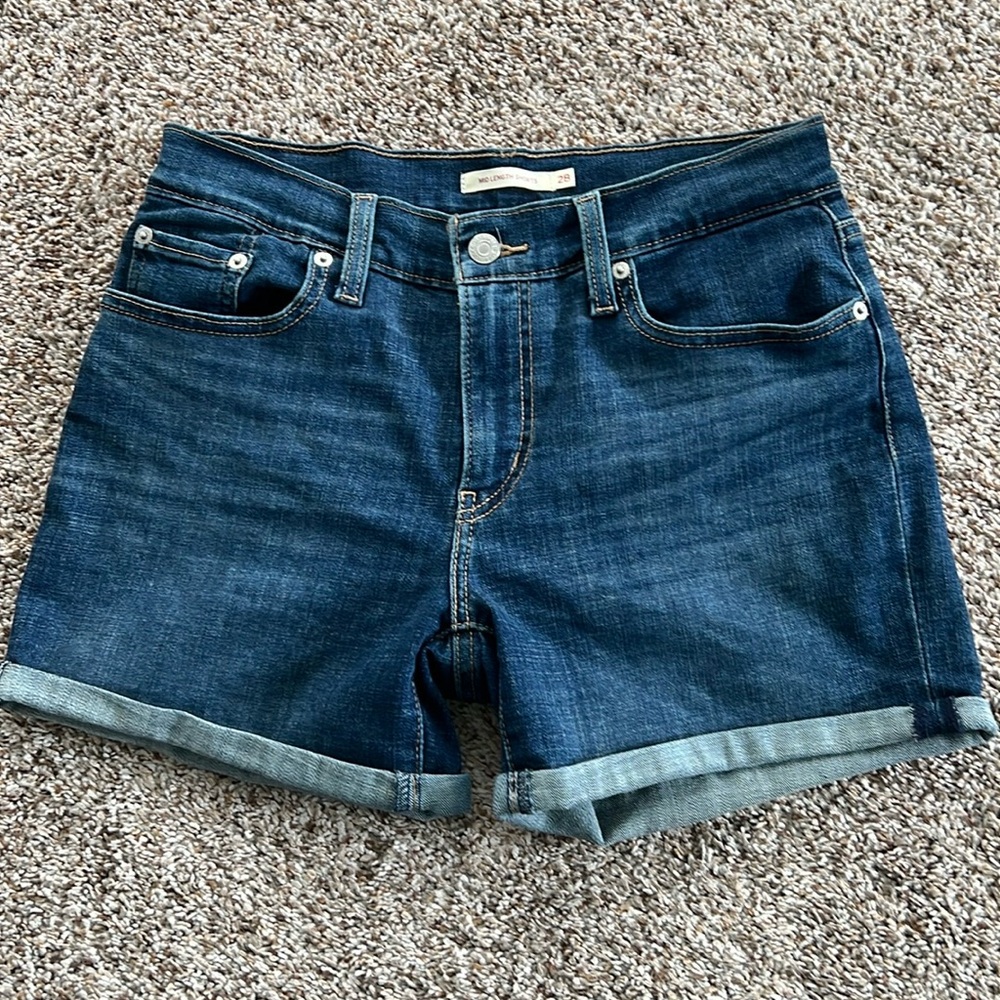 NWOT Levi's Dark Blue Jean Shorts